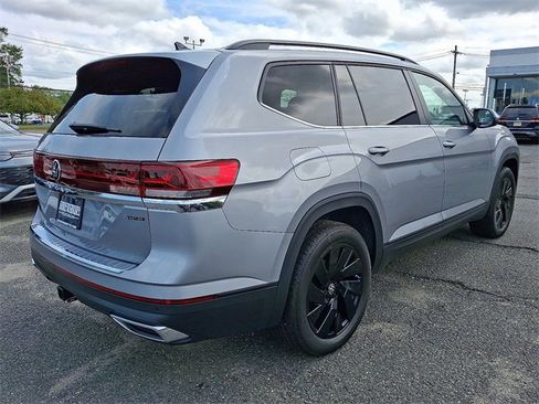 New 2026 Volkswagen Atlas SE image 4