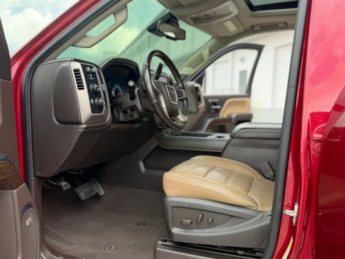 Used 2019 GMC Sierra 2500 Denali w/ Duramax Plus Package AWD/4WD image 24