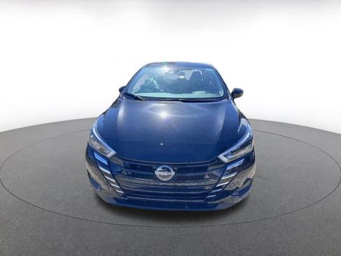 Used 2025 Nissan Versa SV image 3