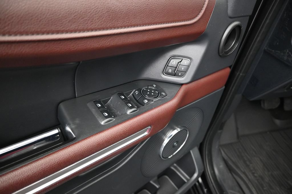Used 2022 Ford Expedition Max Limited AWD/4WD image 18
