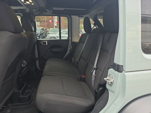 Used 2023 Jeep Wrangler Unlimited w/ Sun & Screen Package image 12