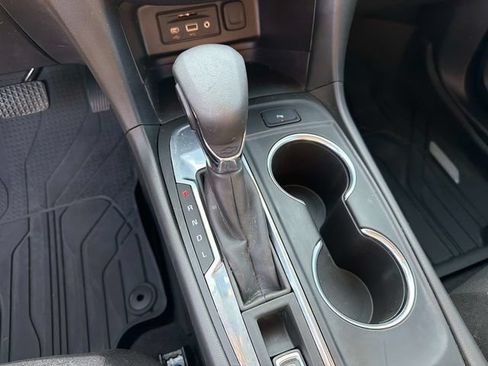 Used 2023 Chevrolet Equinox LT FWD image 29