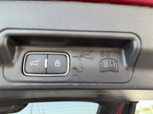 Used 2022 Ford Explorer XLT w/ Equipment Group 202A image 24