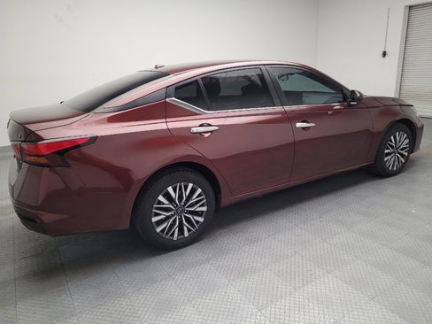 Used 2023 Nissan Altima 2.5 SV w/ SV Premium Package image 10