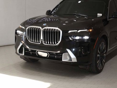 Certified 2023 BMW X7 xDrive40i w/ Premium Package image 2