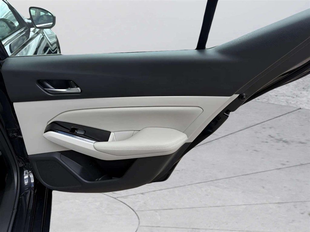 Used 2021 Nissan Altima 2.5 SV FWD image 19