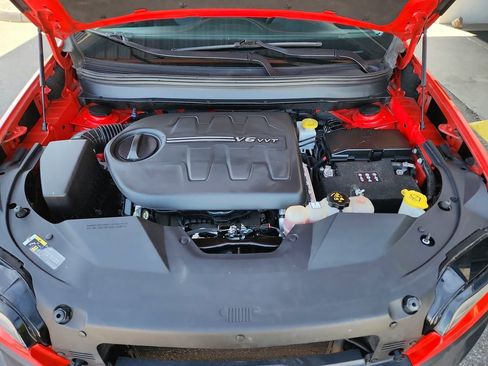 Used 2019 Jeep Cherokee Trailhawk w/ Cold Weather Group image 16