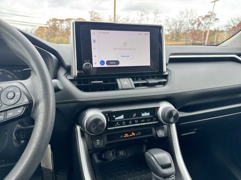 Used 2023 Toyota RAV4 LE image 26