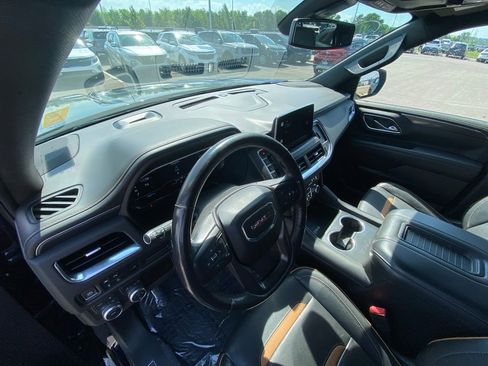 Used 2022 GMC Yukon XL AT4 AWD/4WD image 9