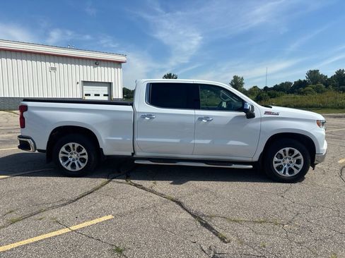 Used 2024 Chevrolet Silverado 1500 LTZ AWD/4WD image 4