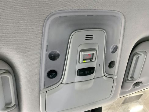 Used 2021 Toyota Prius Prime LE FWD image 34