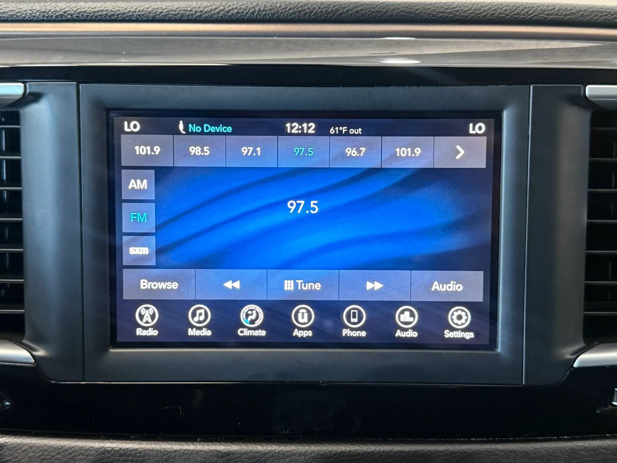 Used 2018 Chrysler Pacifica Touring Plus w/ Tire & Wheel Group FWD image 16