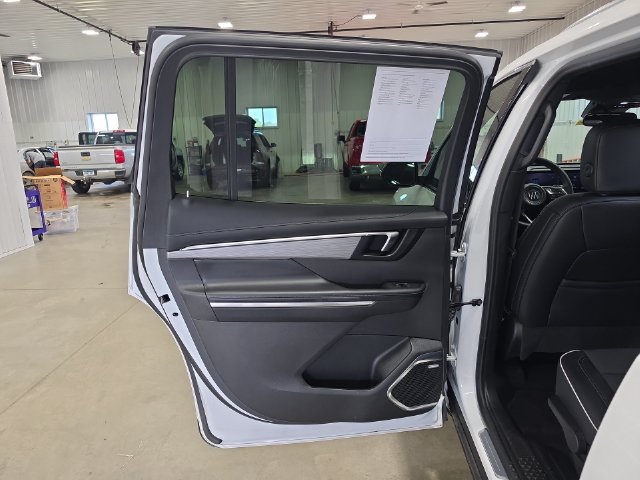 Used 2026 Buick Enclave Preferred AWD/4WD image 28