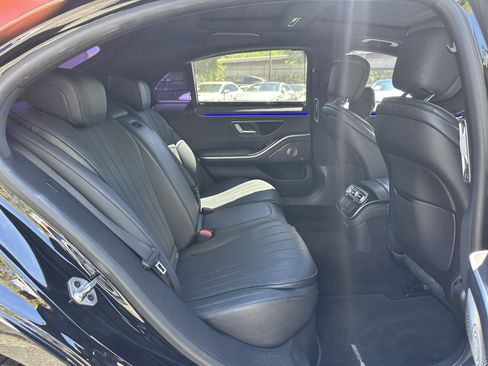 Used 2022 Mercedes-Benz S 500 4MATIC w/ AMG Line Package image 22