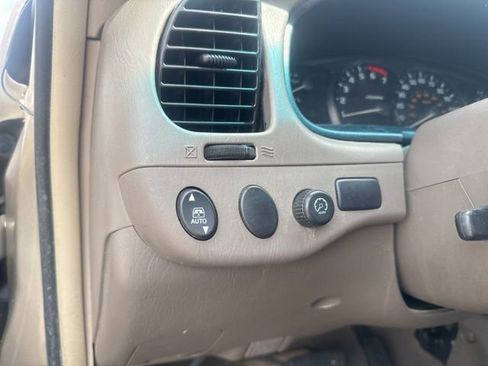 Used 2005 Toyota Sequoia SR5 RWD image 23