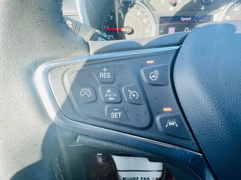 Used 2023 Chevrolet Equinox Premier image 20