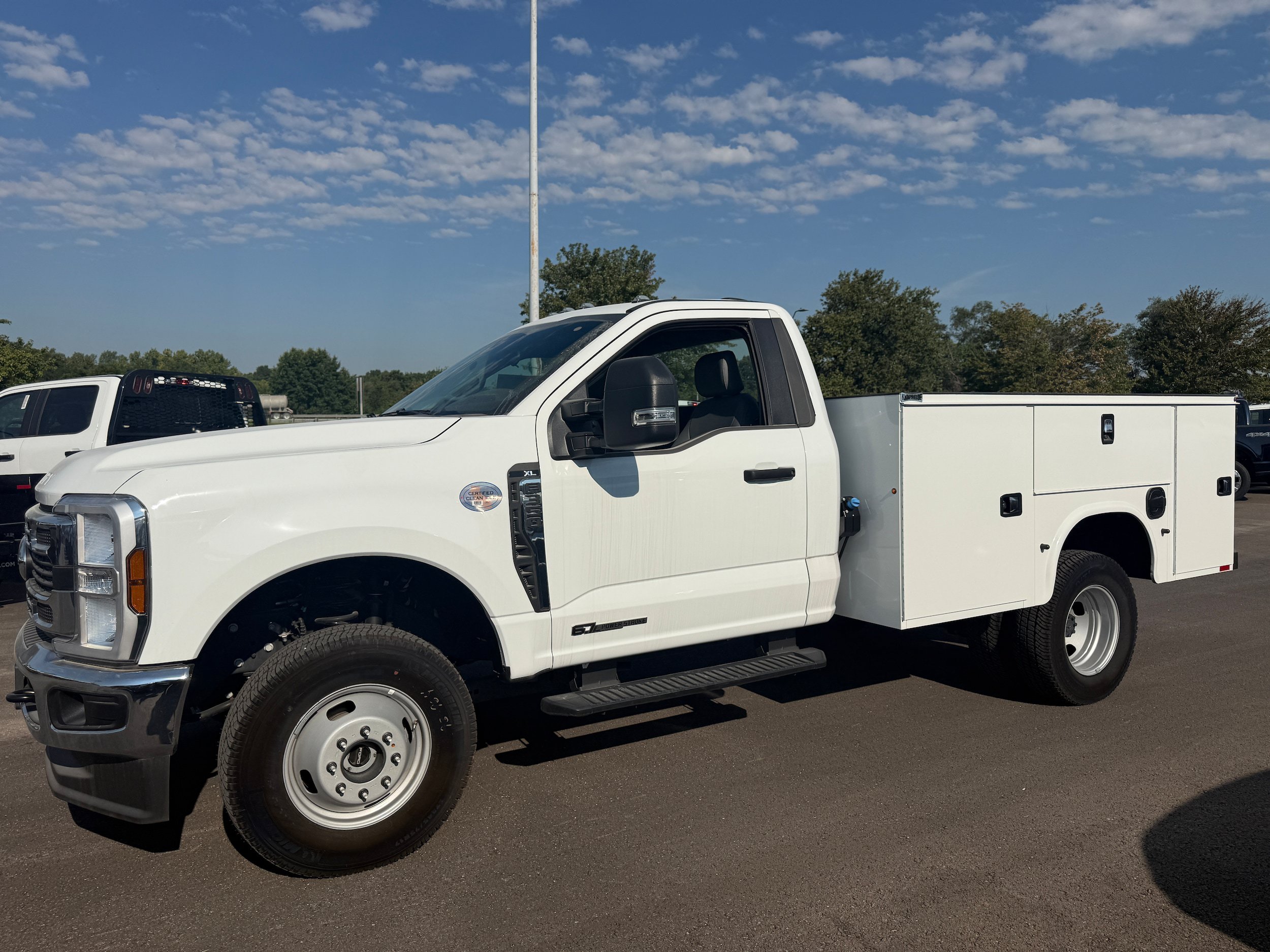 New 2025 Ford F350 XL w/ XL Chrome Package AWD/4WD image 4