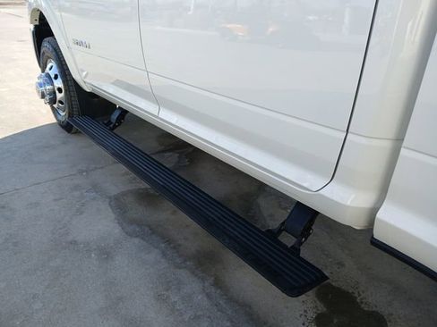 Used 2024 RAM 3500 Limited w/ Safety Group image 33