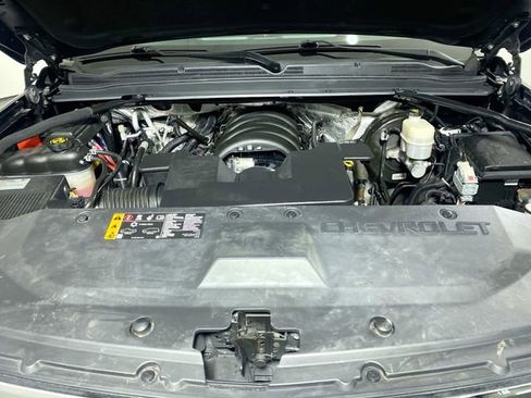 Used 2017 Chevrolet Suburban LT image 29