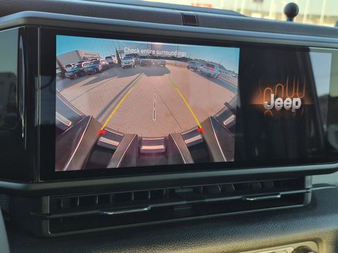 Used 2024 Jeep Wrangler Sport S image 19