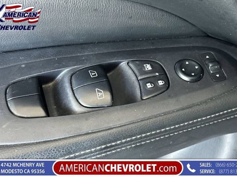 Used 2019 Nissan Pathfinder SV FWD image 12