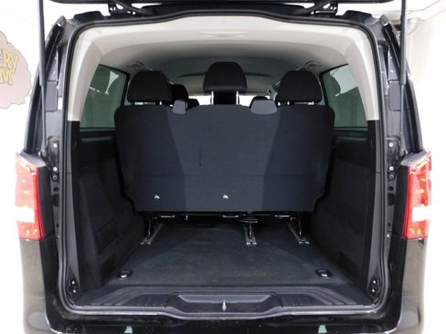 Used 2019 Mercedes-Benz Metris Passenger image 57