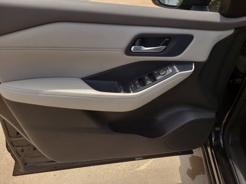Certified 2023 Nissan Rogue SV w/ SV Premium B Package FWD image 18