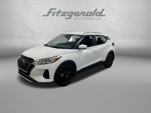 Used 2024 Nissan Kicks SV FWD image 1