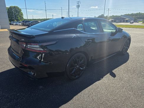 Used 2023 Nissan Maxima SR w/ Sport Mat Group FWD image 3