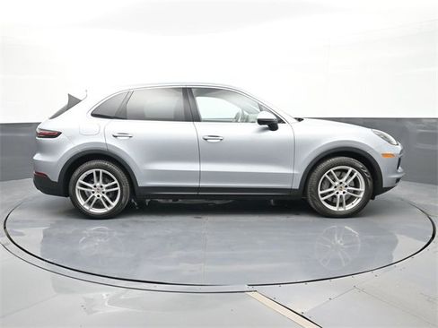 Used 2020 Porsche Cayenne S image 24