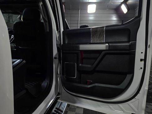 Used 2017 Ford F350 Lariat image 21