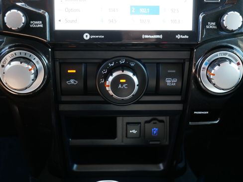 Used 2024 Toyota 4Runner TRD Off-Road Premium w/ Off Road Premium Plus Package AWD/4WD image 23