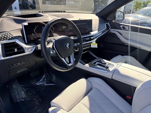 Used 2026 BMW X5 sDrive40i w/ Premium Package image 12