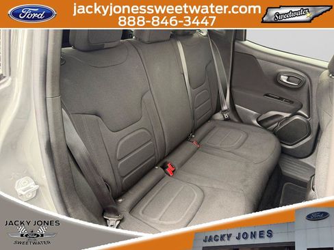 Used 2021 Jeep Renegade Latitude AWD/4WD image 19
