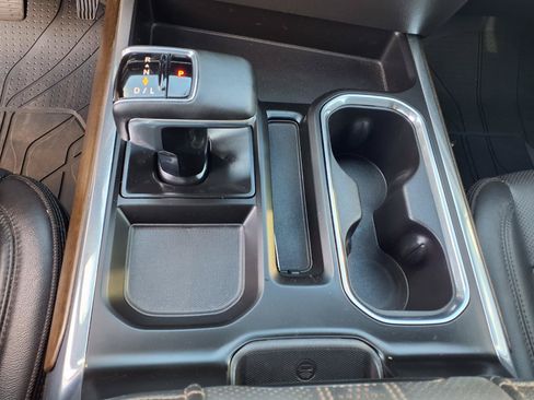 Used 2023 Chevrolet Silverado 1500 High Country w/ Technology Package AWD/4WD image 16