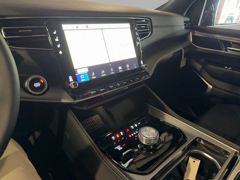 New 2026 Jeep Grand Wagoneer Limited image 20