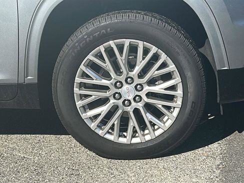 New 2024 GMC Acadia Denali w/ LPO, Floor Liner Package image 10