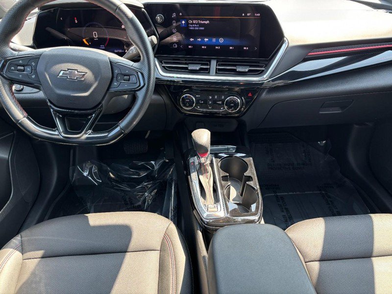 Used 2024 Chevrolet Trax RS w/ Sunroof Package FWD image 14