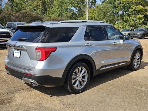 Used 2023 Ford Explorer Limited w/ Equipment Group 301A image 4