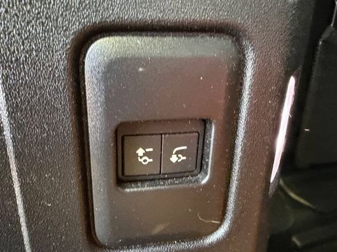 Used 2020 Land Rover Defender 110 AWD/4WD image 8