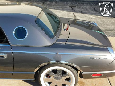 Used 2003 Ford Thunderbird image 35