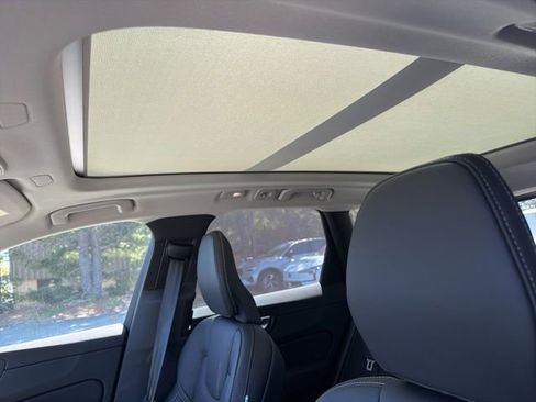 New 2026 Volvo XC60 B5 Ultra w/ Protection Package Premier AWD/4WD image 16