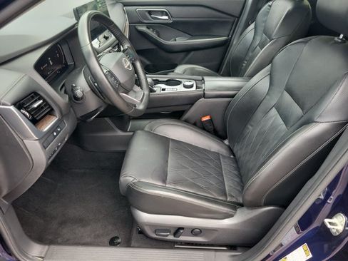 Used 2025 Nissan Rogue Platinum w/ Platinum Premium Package AWD/4WD image 5