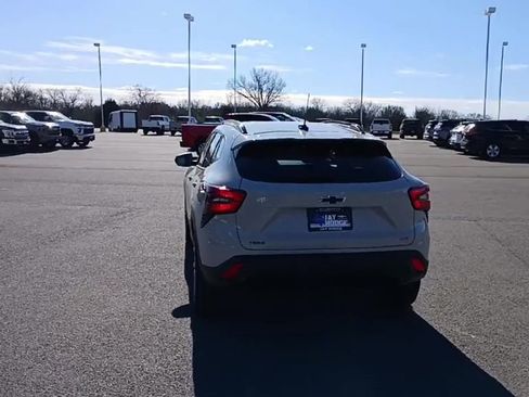 New 2026 Chevrolet Trax RS w/ Sunroof Package image 7