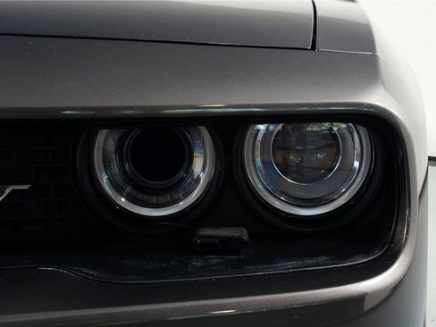 Used 2016 Dodge Challenger SRT Hellcat RWD image 27