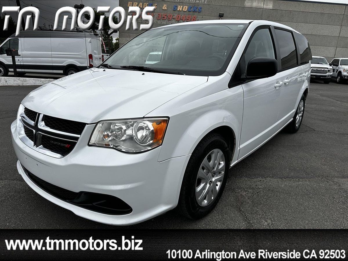 Used 2018 Dodge Grand Caravan SE FWD image 1