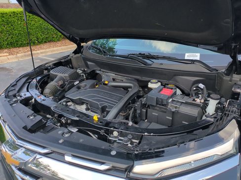 Used 2025 Chevrolet Equinox LT FWD image 32