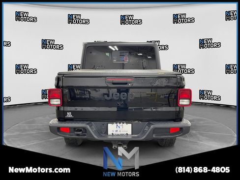 Used 2023 Jeep Gladiator Sport AWD/4WD image 4