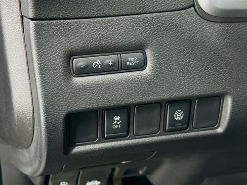 Used 2023 Nissan Murano SV w/ SV Midnight Edition Package image 17