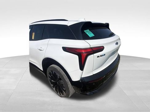 Used 2024 Chevrolet Blazer EV RS AWD/4WD image 36